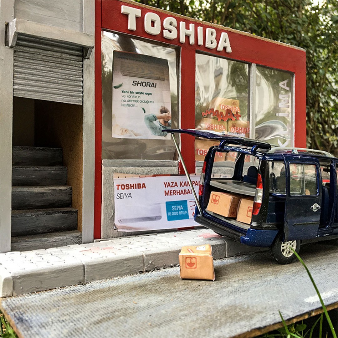 Minyatür Toshiba İş Yeri